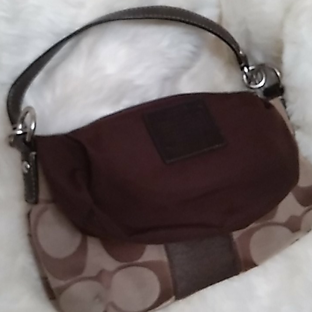 Coach - Picture 3 of 4